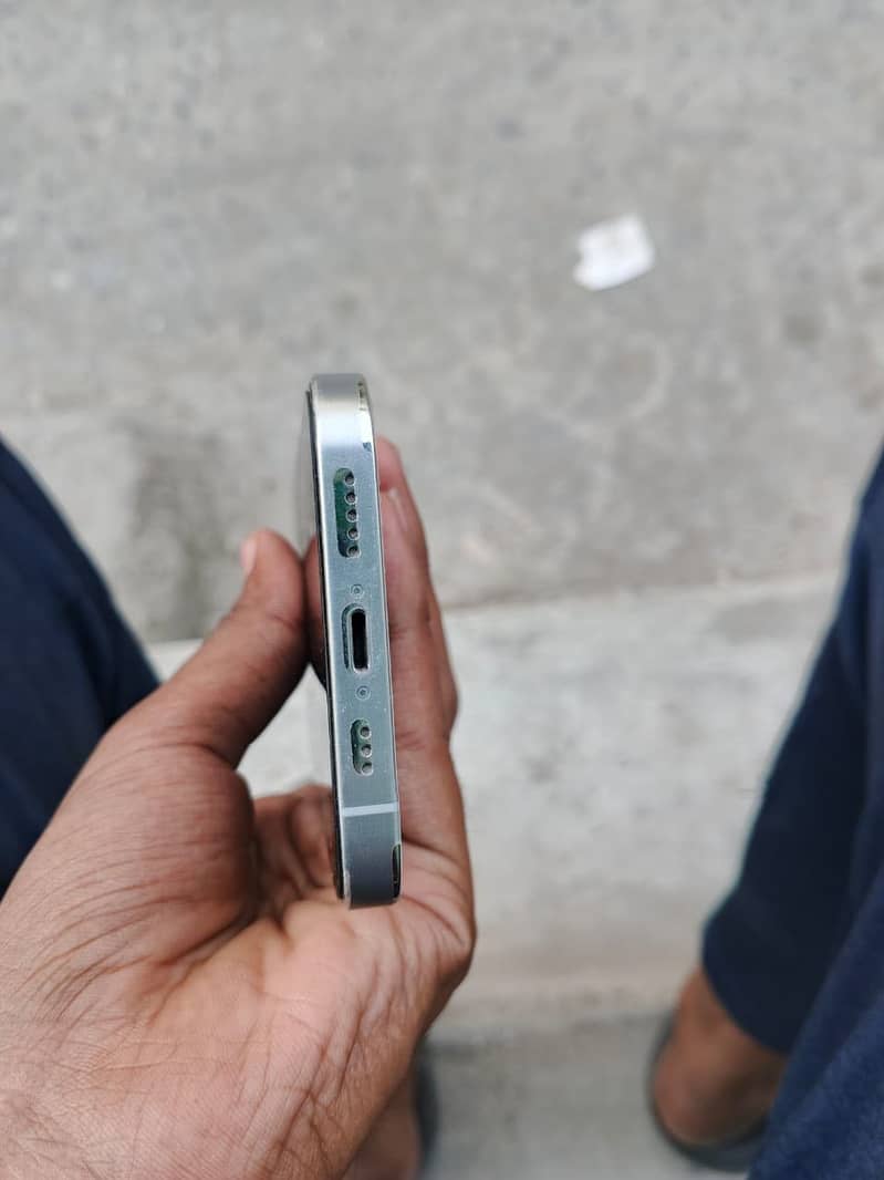 Apple iPhone 12 Pro 4