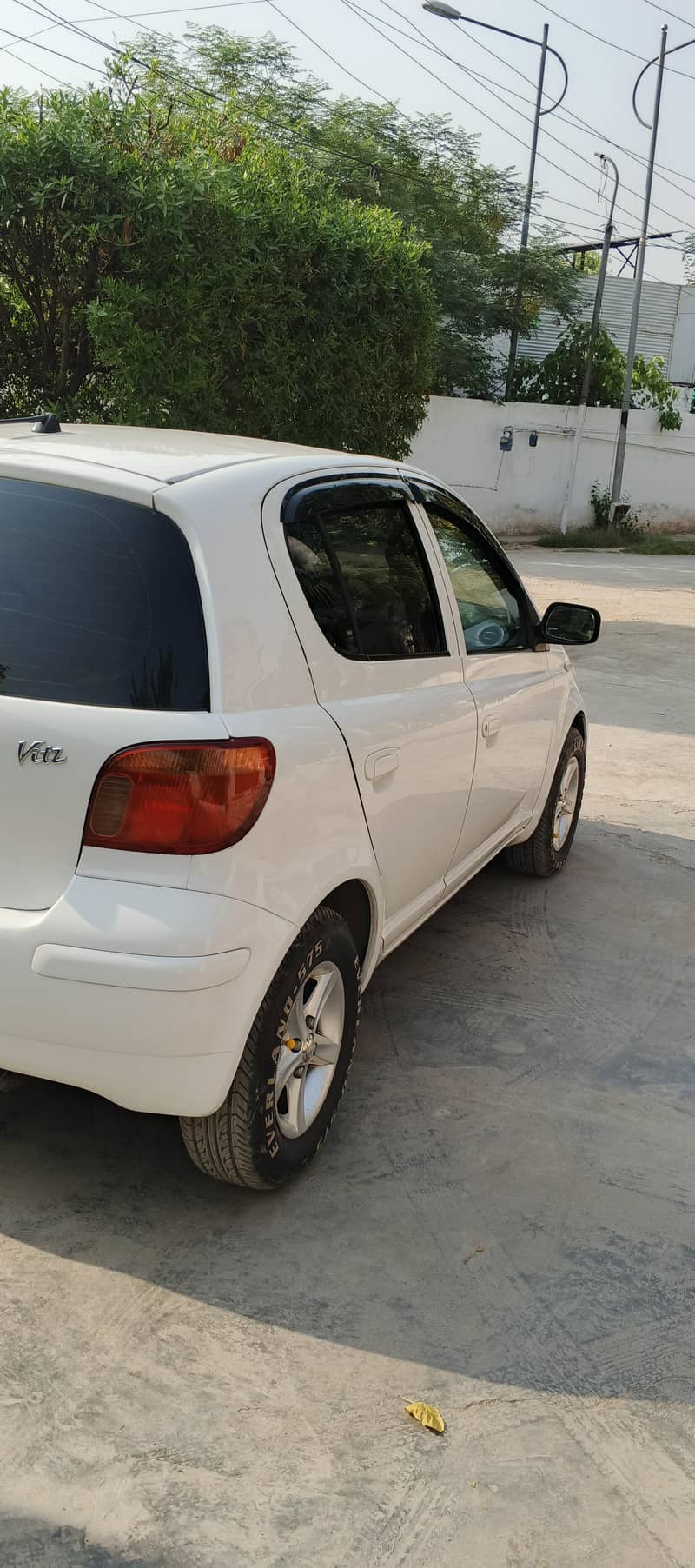Toyota Vitz 2004 4