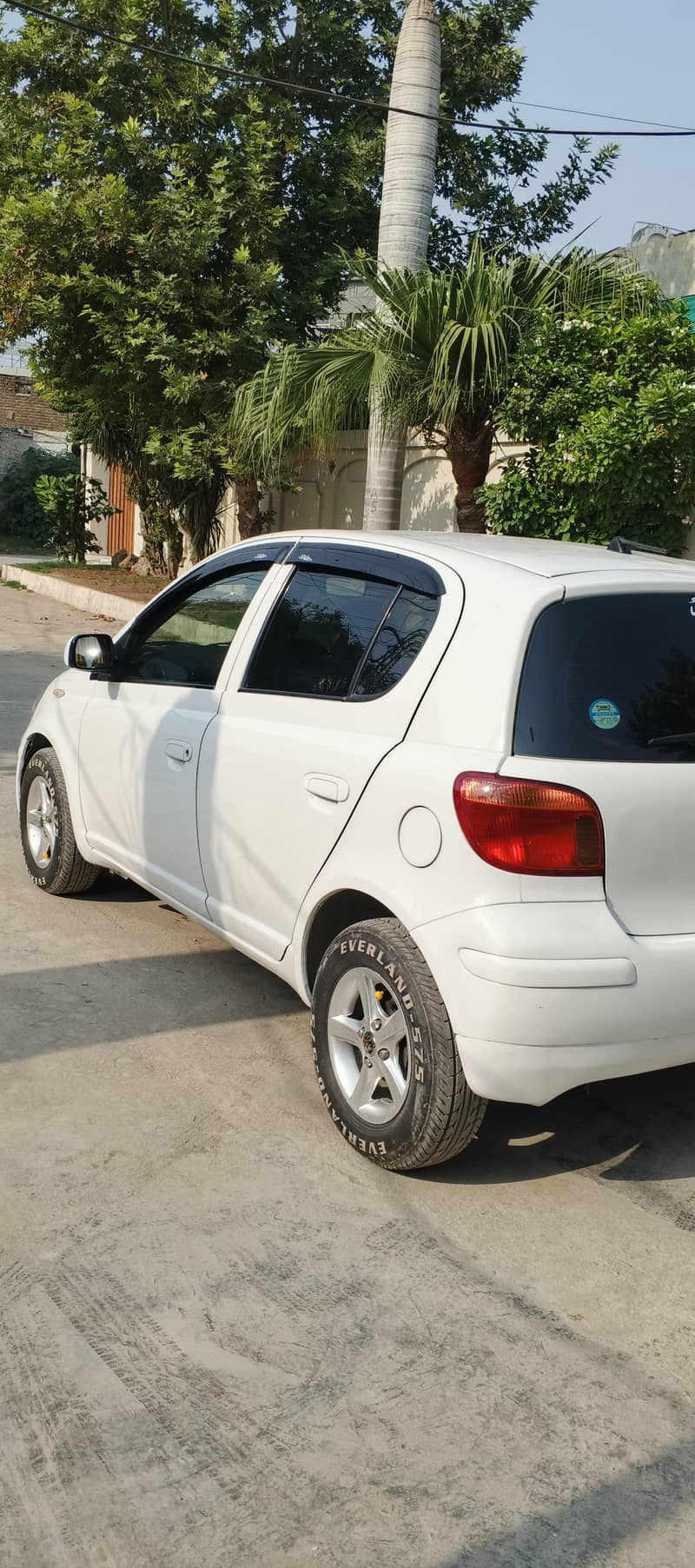 Toyota Vitz 2004 5