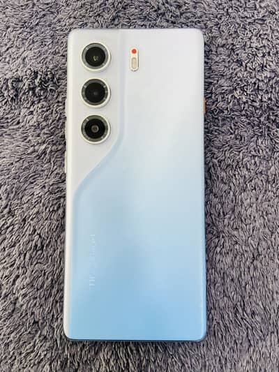 Tecno CAMON 40 Pro