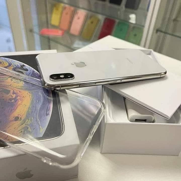 Apple iPhone XS Max 3
