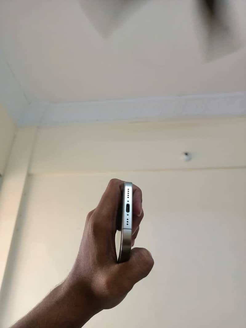 iPhone 15 pro 2