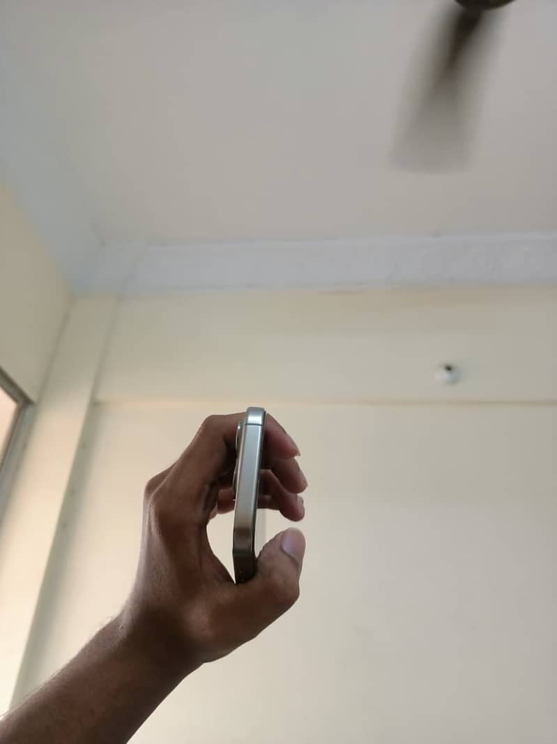 iPhone 15 pro 3