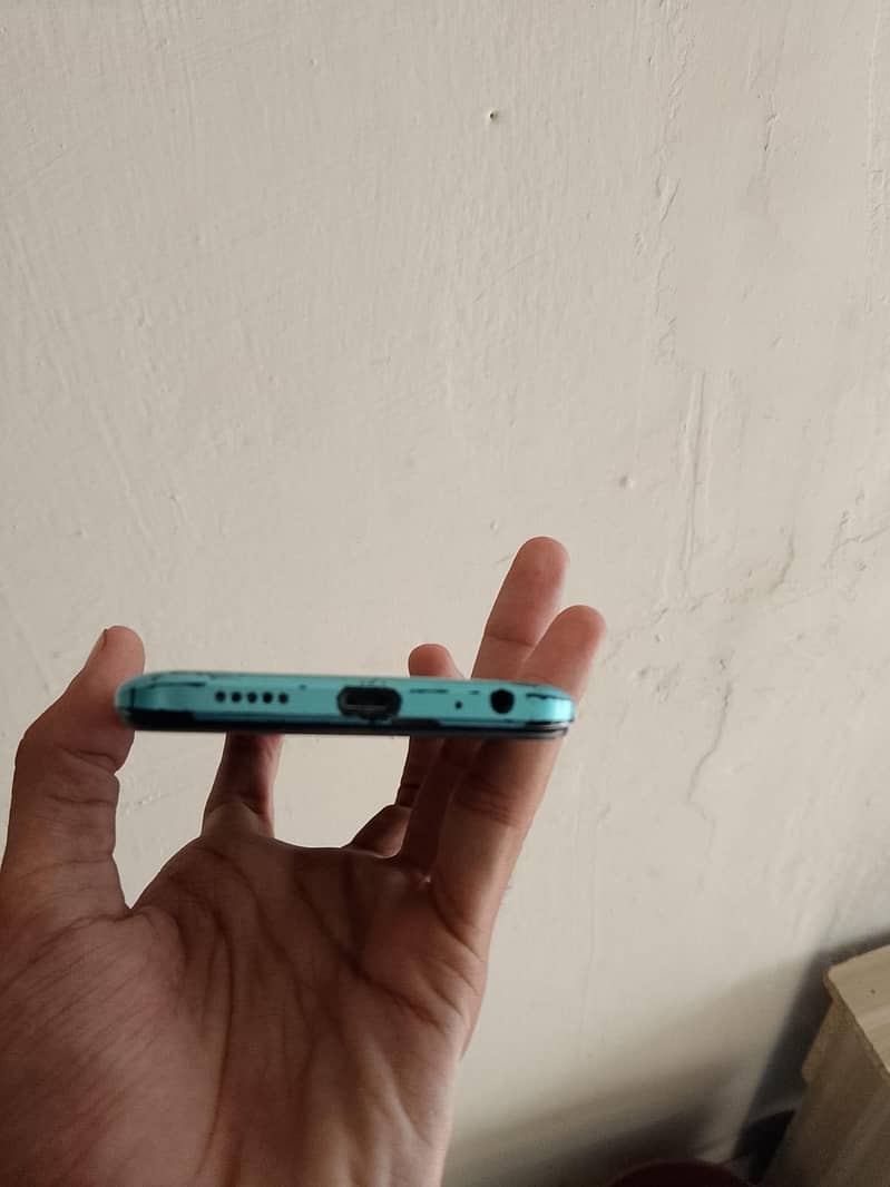 Tecno Spark 8C 2