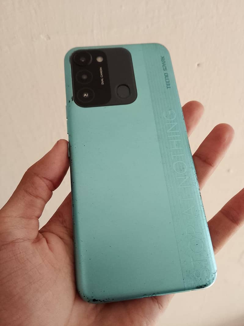 Tecno Spark 8C 3
