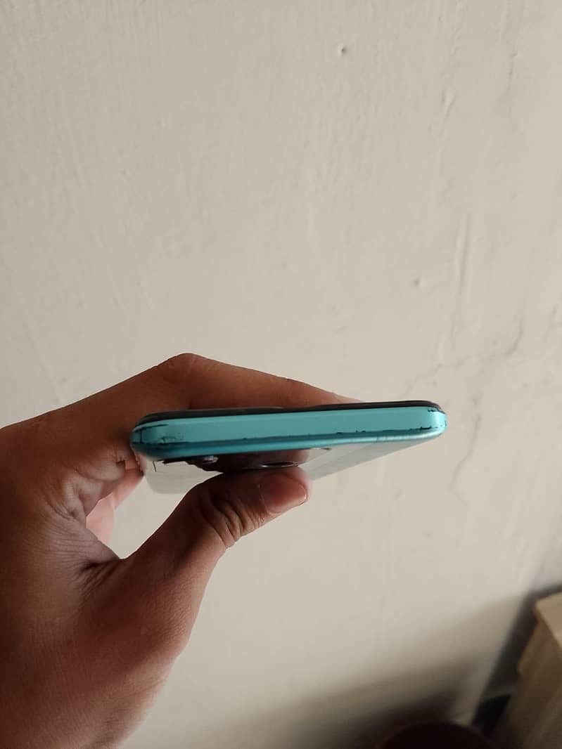 Tecno Spark 8C 4