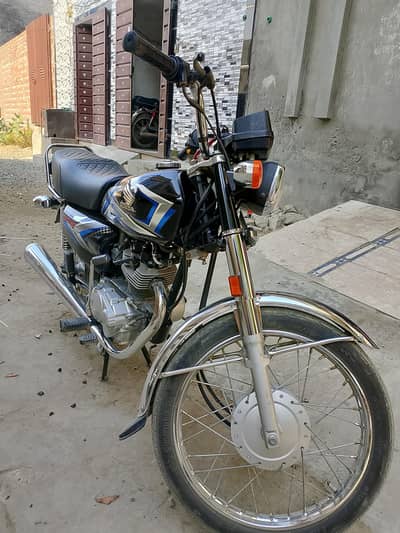 Honda 125 Black 2025 Lush condition