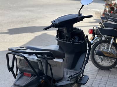 Electric scooty for sale
