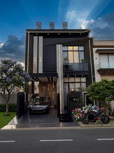 A Beautifully Crafted 5 Marla Modern House is Available for Sale in DHA Phase 9 Town