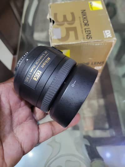 Nikon AF-S DX NIKKOR 35mm f/1.8G prime lens