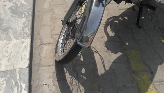 CD 70 2016 by 2017 Model hai chalane me ok hai
