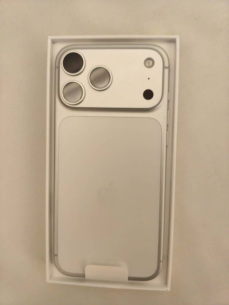Apple iPhone 17 Pro Max 0