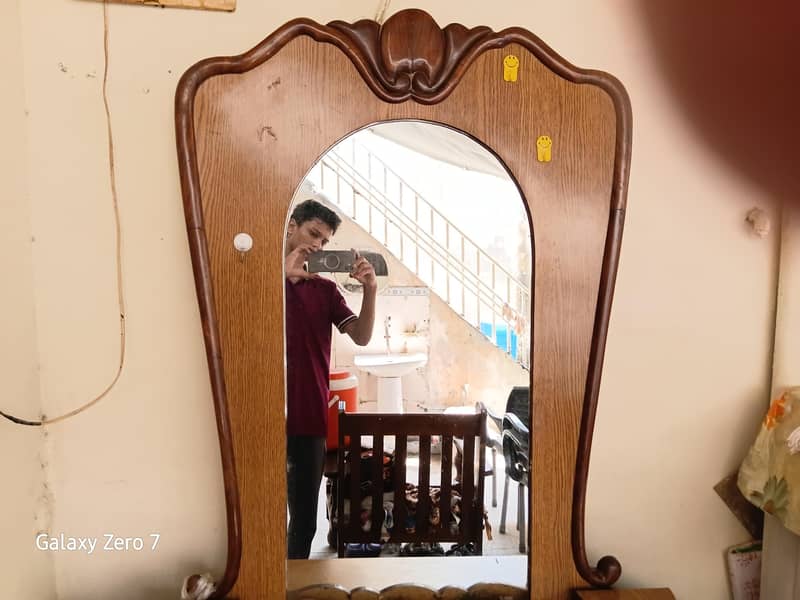 Dressing table 0