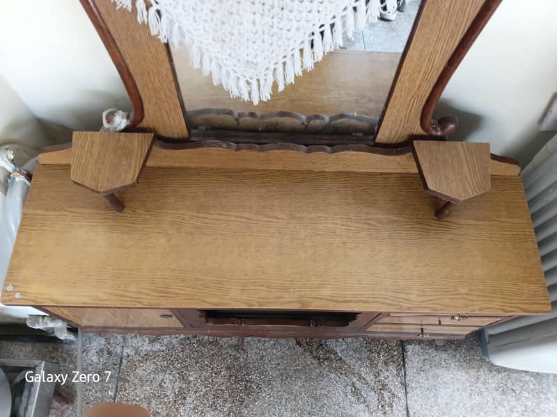 Dressing table 1