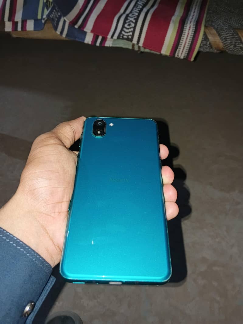 Sharp Aquos R3 3