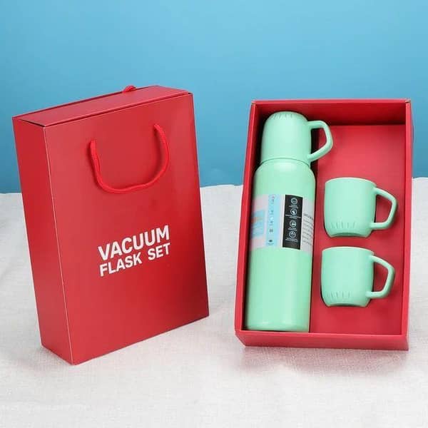 New Shape Vacuum Flask Bottle with 3 Cups and Gift Box*  Random color