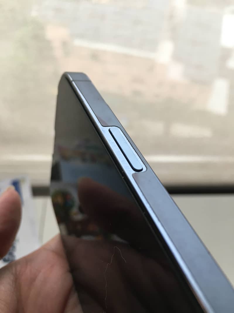 Apple iPhone 13 Pro 2