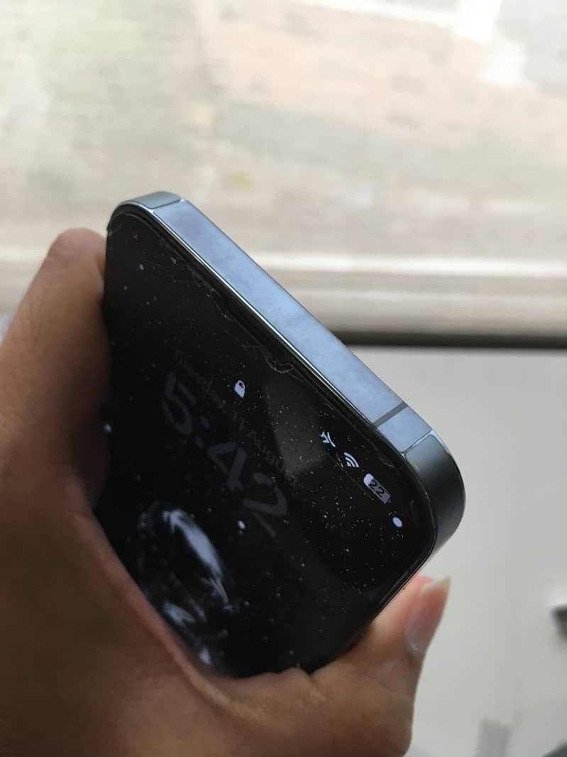 Apple iPhone 13 Pro 4