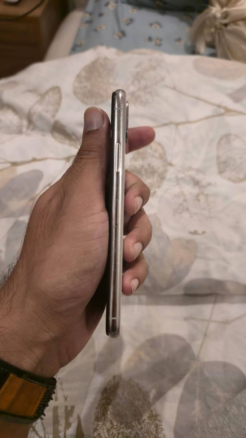 Apple iPhone X 1