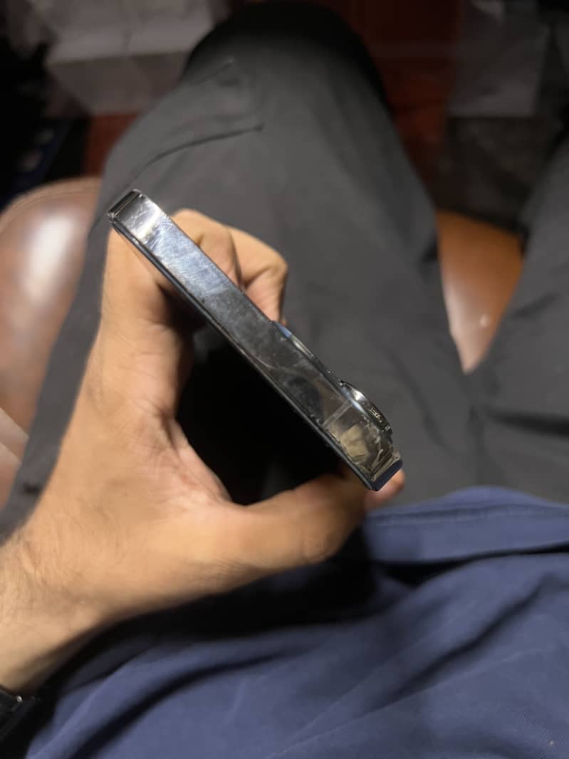 Apple iPhone 13 Pro Max 1