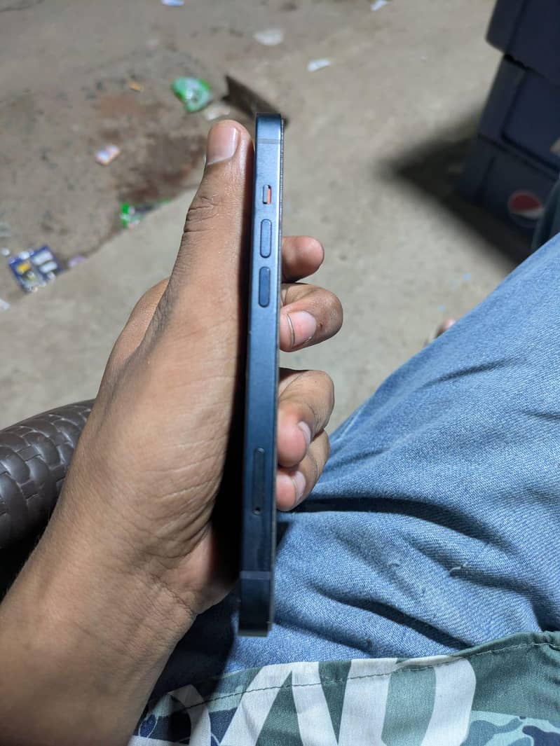 Apple iPhone 13 1