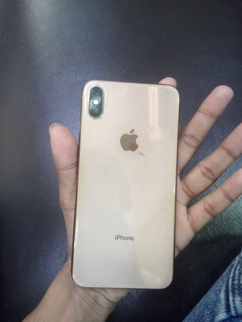 Apple iPhone XS Max 3