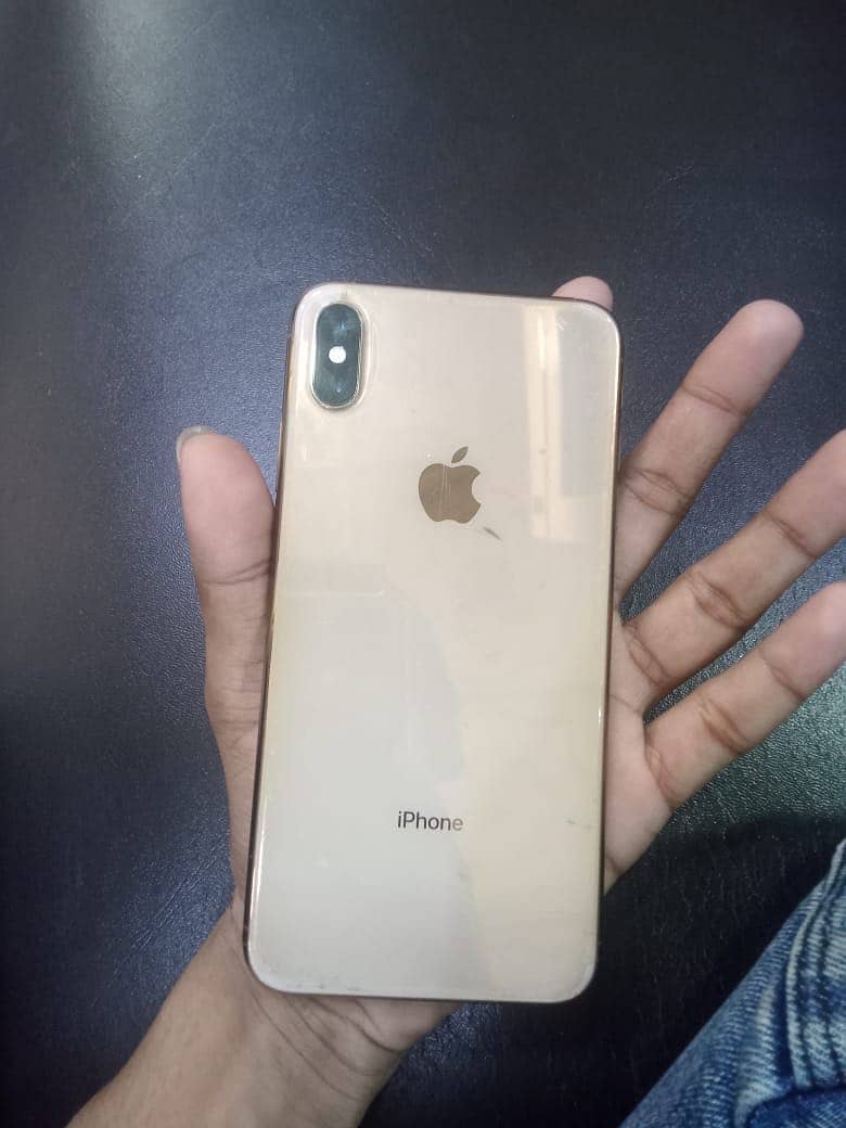 Apple iPhone XS Max 4