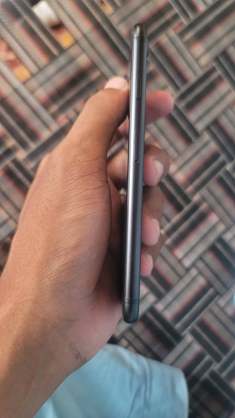Apple iPhone 7 4