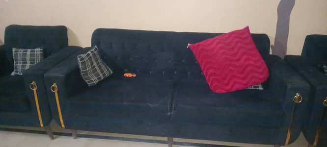 URGENT SALE: 5 Seater Velvet Sofa Set 3+1+1 | black | 10/9 Condi
