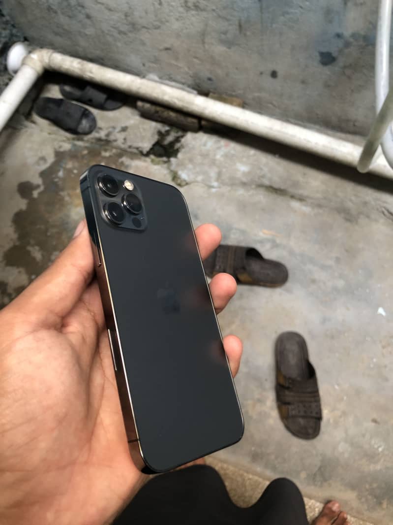 Apple iPhone 12 Pro 1