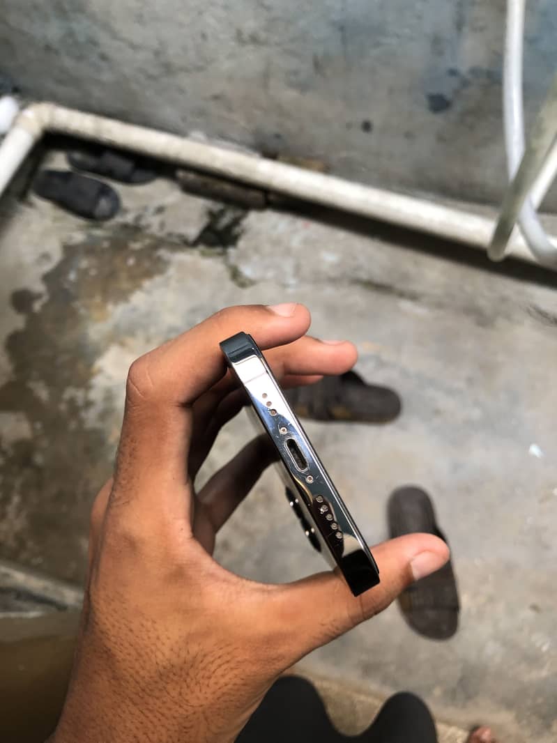 Apple iPhone 12 Pro 2