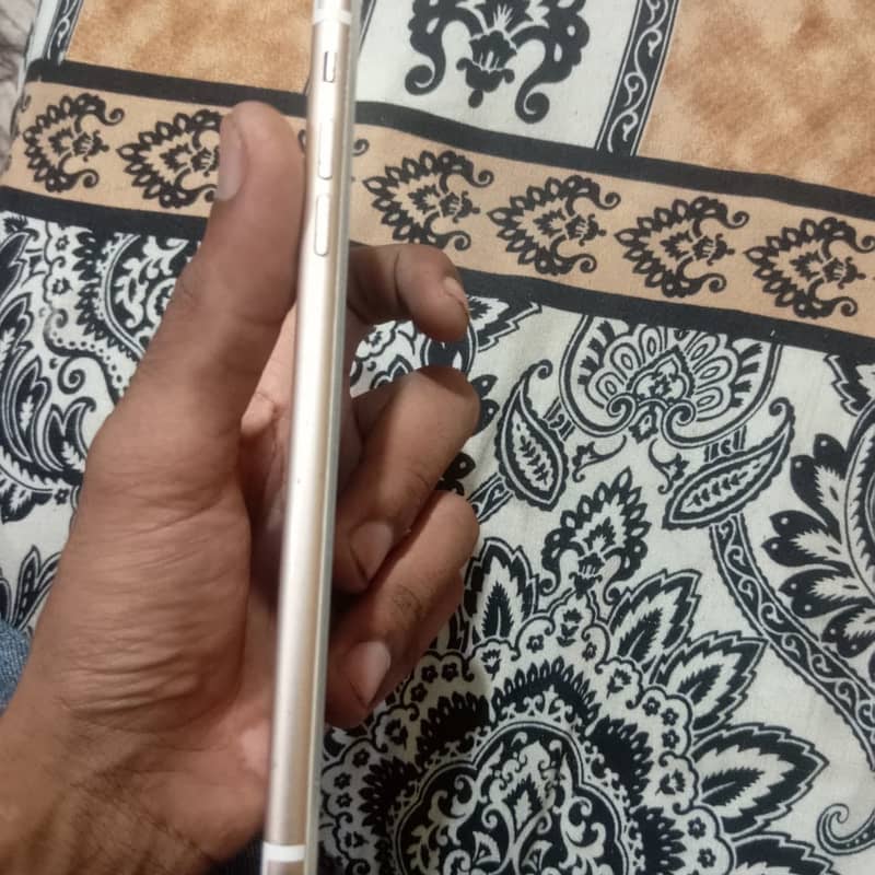 Apple iPhone 7 Plus 1