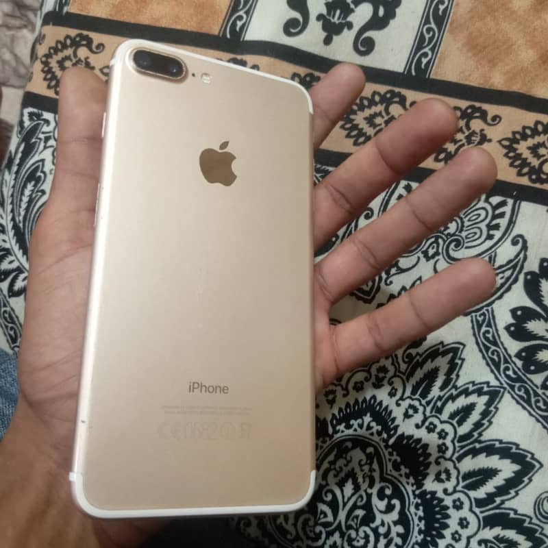 Apple iPhone 7 Plus 2