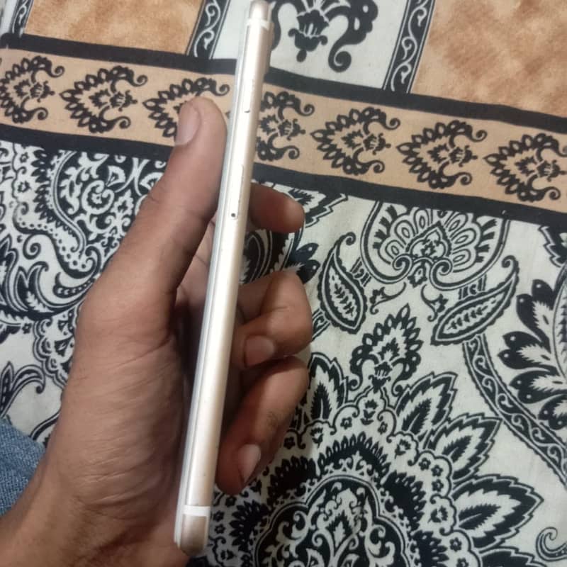 Apple iPhone 7 Plus 3