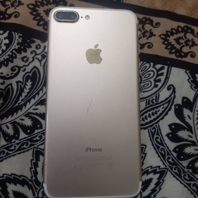 Apple iPhone 7 Plus 4