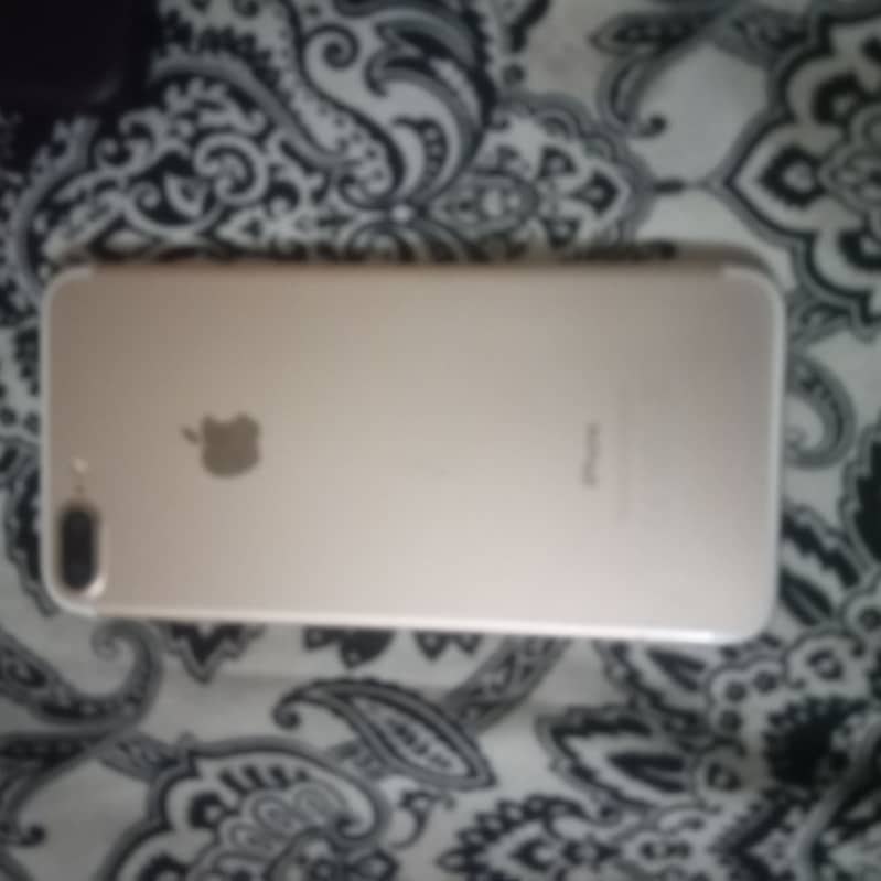 Apple iPhone 7 Plus 5
