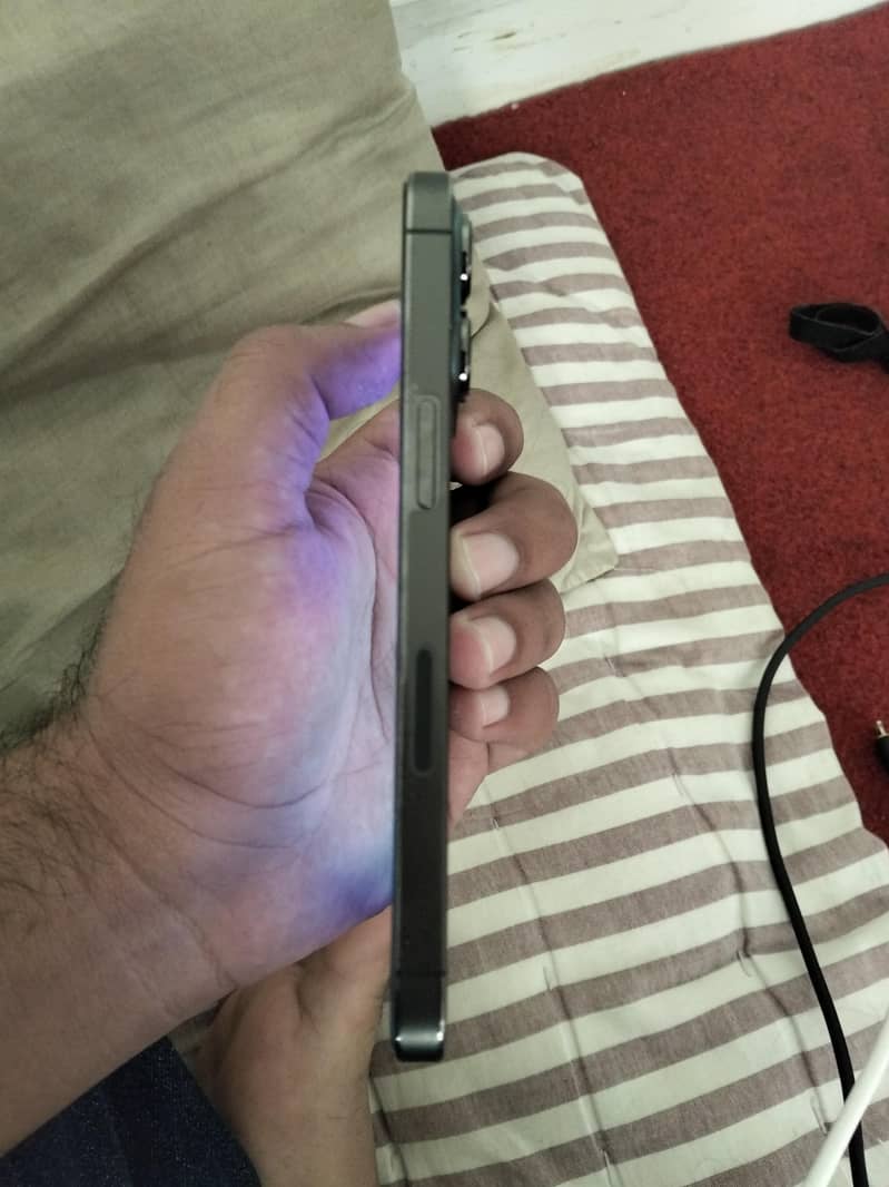 Apple iPhone 13 Pro 1