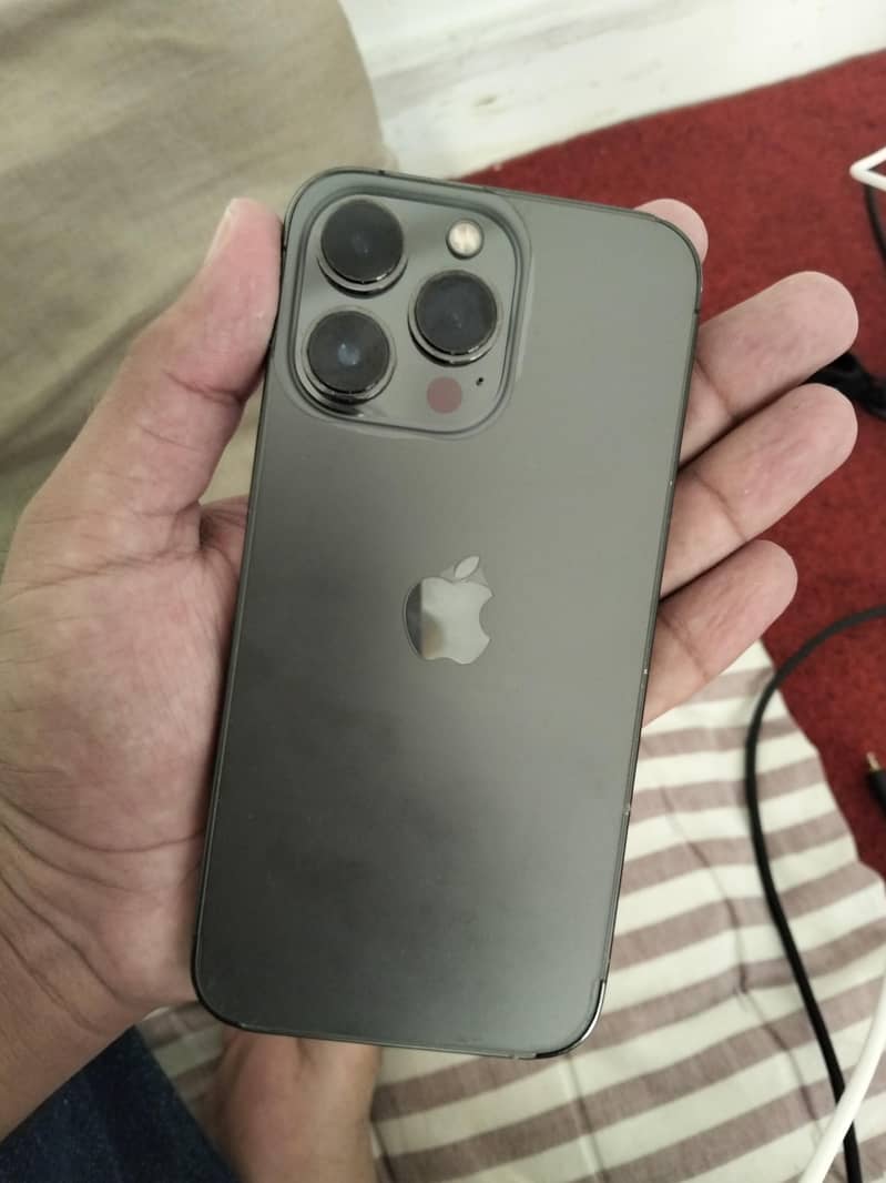 Apple iPhone 13 Pro 2