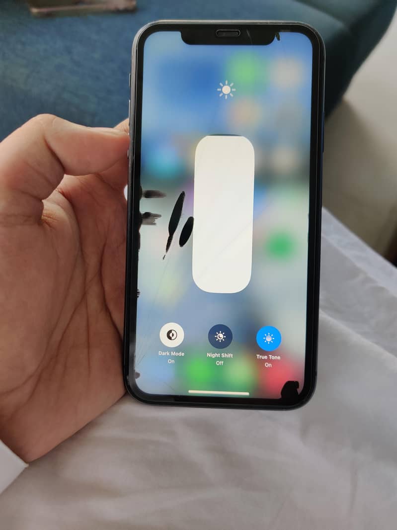 Apple iPhone 11 7