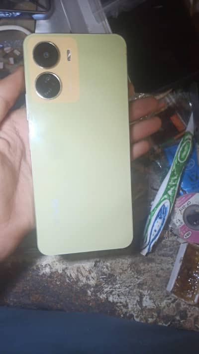 Vivo Y16