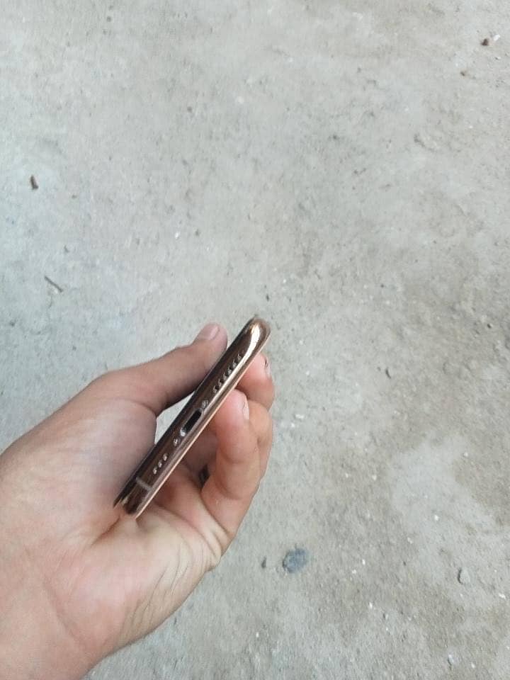 Apple iPhone 11 Pro 2