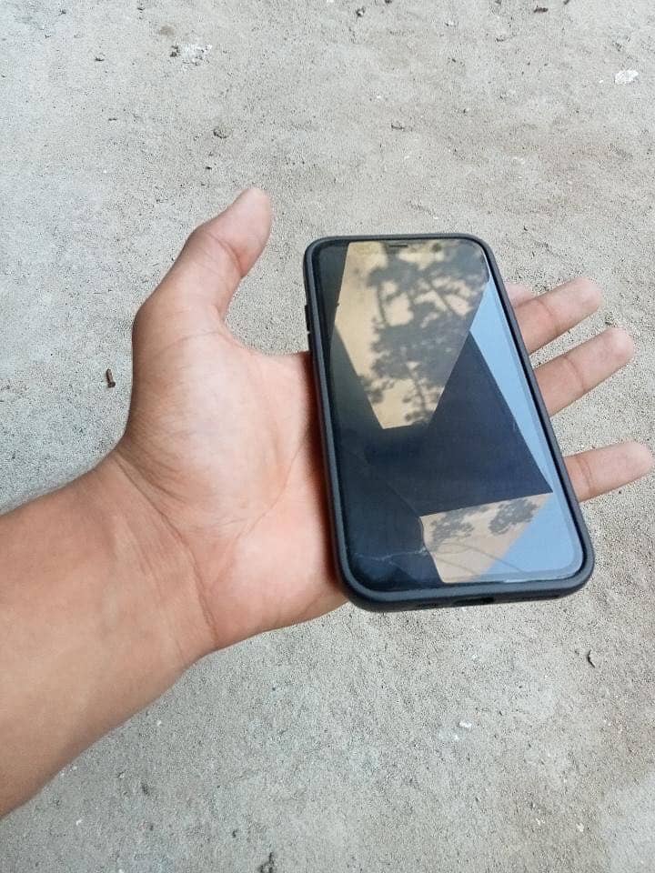 Apple iPhone 11 Pro 4