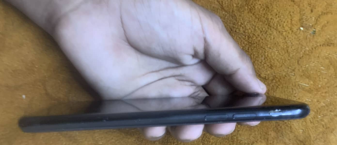 Apple iPhone 7 3