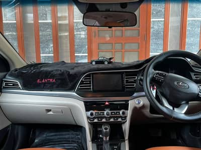 Hyundai Elantra 2022