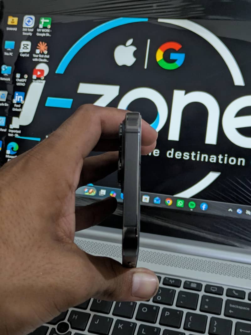Apple iPhone 13 Pro Max 4