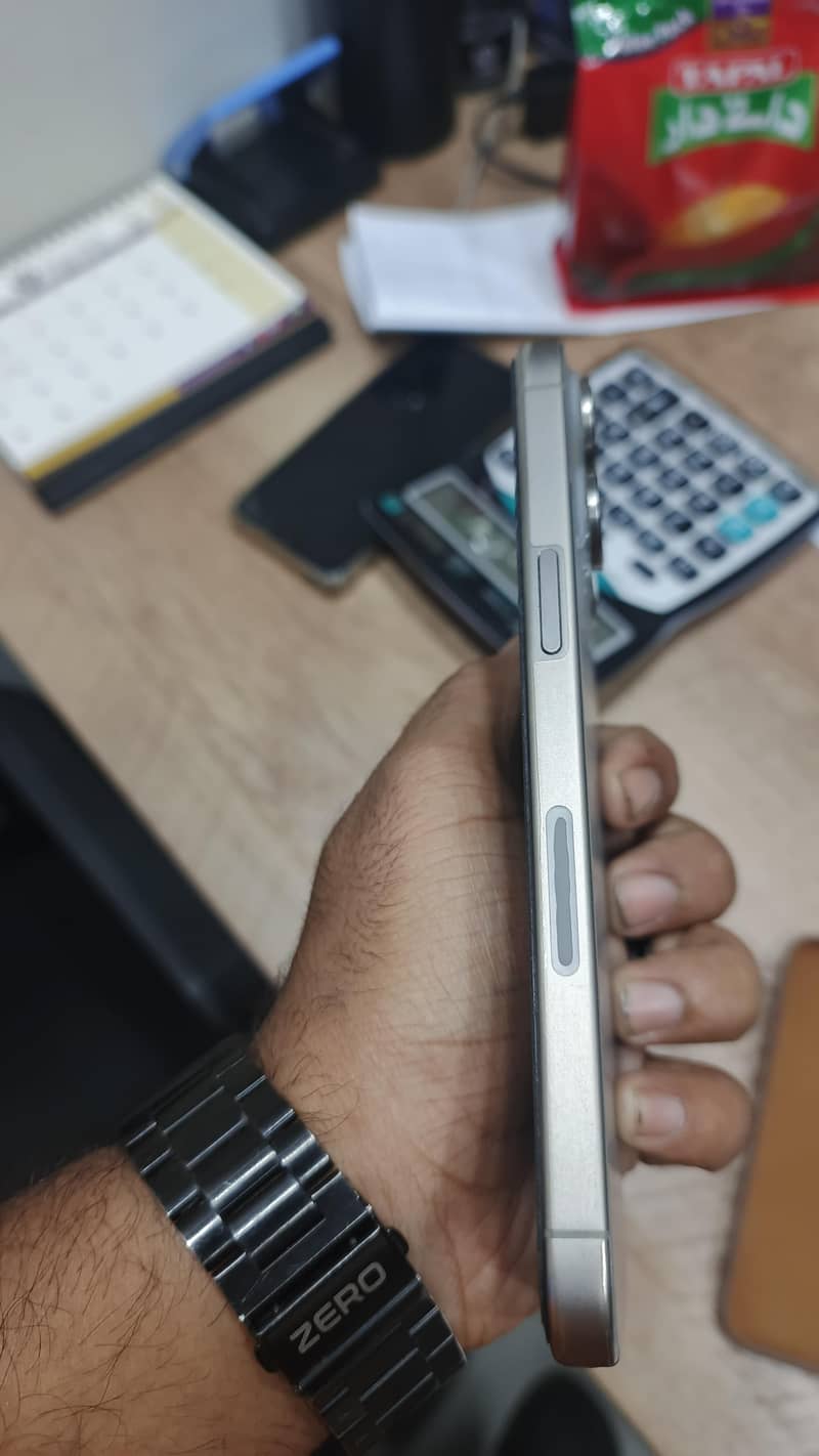 Apple iPhone 15 Pro Max 5