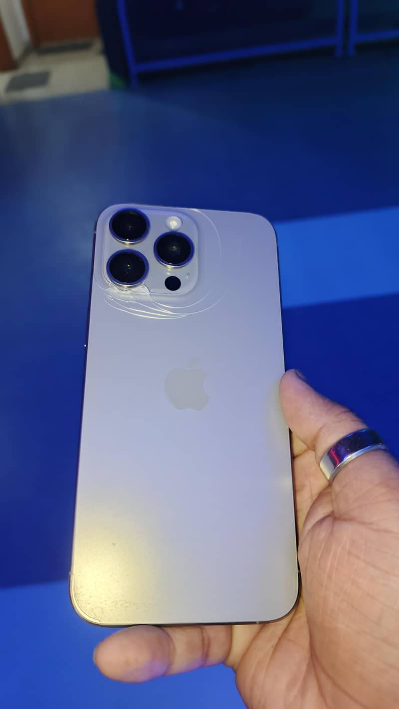 Apple iPhone 15 Pro Max 6