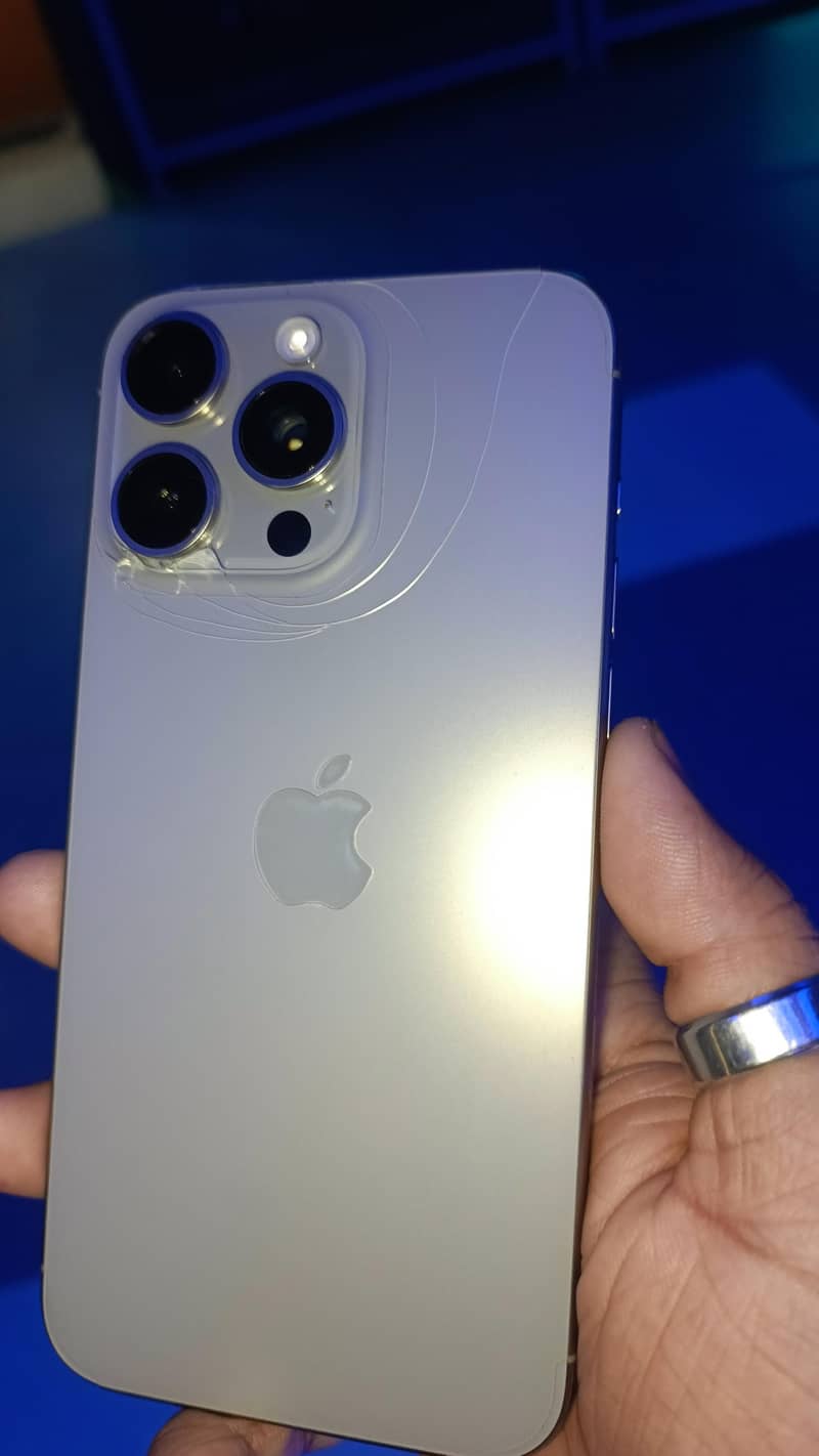 Apple iPhone 15 Pro Max 7