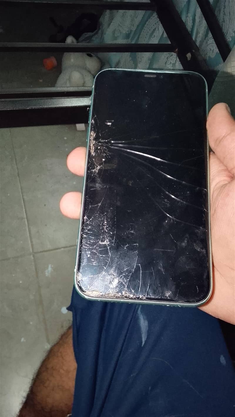 Apple iPhone 11 3