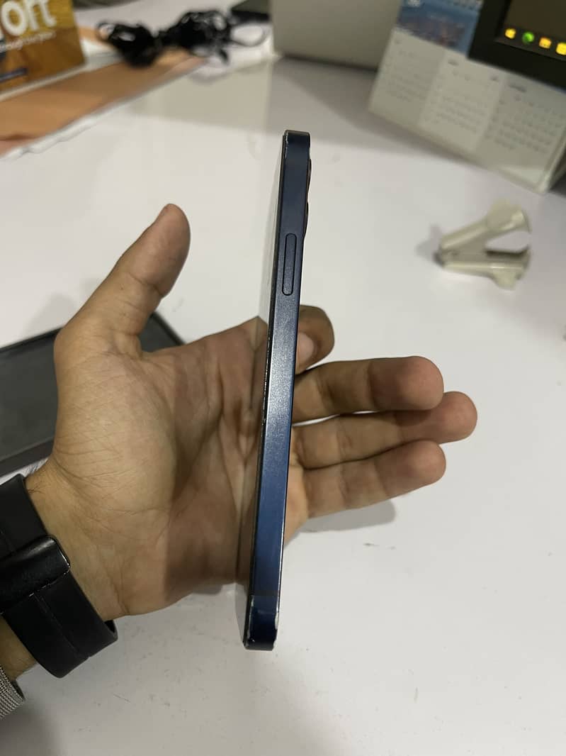 Apple iPhone 12 2